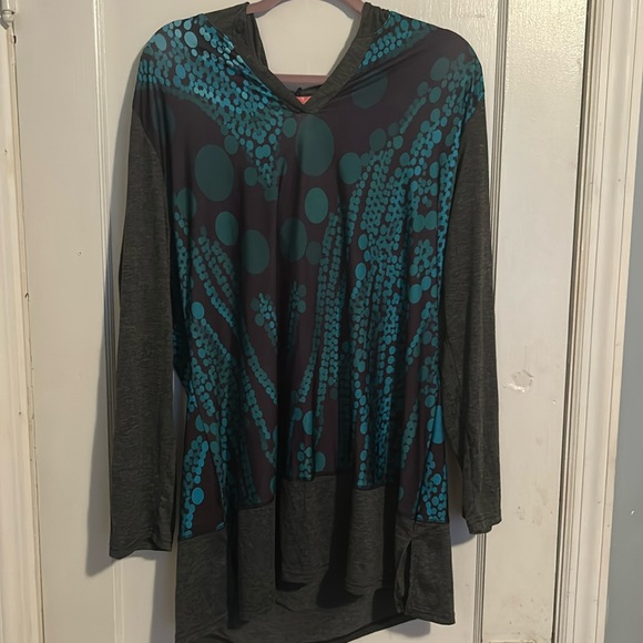 Women’s plus size shirt - Picture 1 of 1